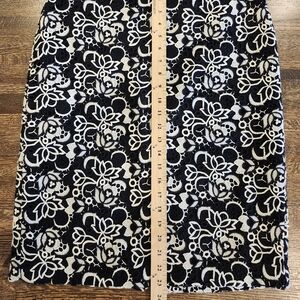 Talbots Black and White Floral Crochet Lace Pencil Skirt Size 10 Like New